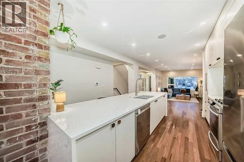 2120 18 Street Sw, Calgary, AB - Indoor Photo Showing Kitchen
