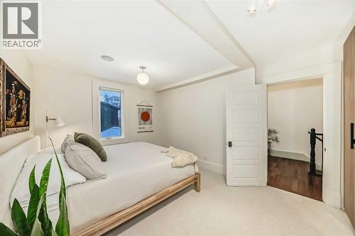 2120 18 Street Sw, Calgary, AB - Indoor Photo Showing Bedroom