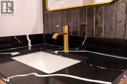 414, 370 Dieppe Drive Sw, Calgary, AB - Indoor Photo Showing Bathroom