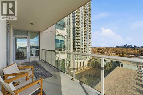 702, 77 Spruce Place SW  Calgary, AB T3C 3X6