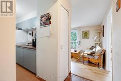 Kitchen & bright Living Room - 