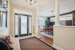 Bright Front Entrance, 9' Ceilings/Transom Windows - 