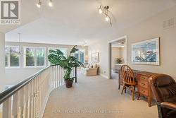 Bright 2nd Flr Loft- ideal for Hobbies/Office nook - 