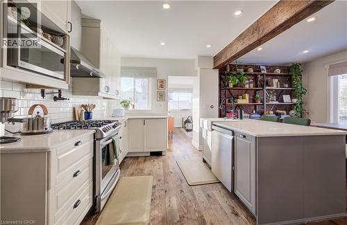60 Alpine Avenue, Hamilton, ON - Indoor Photo Showing Kitchen With Upgraded Kitchen