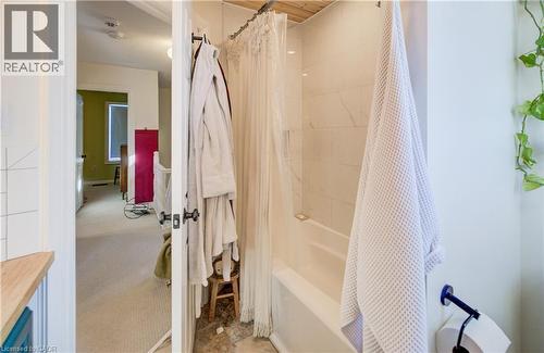 60 Alpine Avenue, Hamilton, ON - Indoor Photo Showing Bathroom