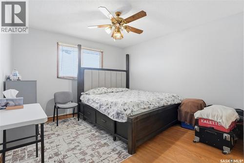 342 Acadia Drive, Saskatoon, SK - Indoor Photo Showing Bedroom