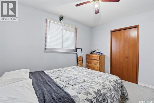 342 Acadia Drive, Saskatoon, SK - Indoor Photo Showing Bedroom