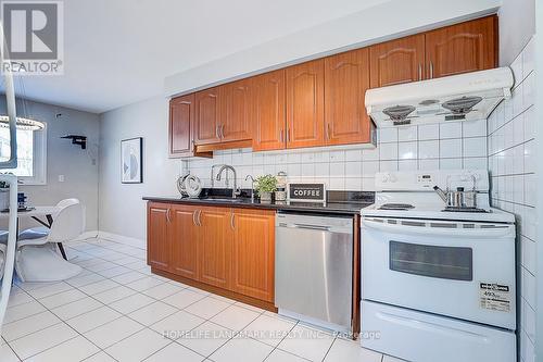8 - 646 Village Parkway, Markham, ON - Indoor Photo Showing Kitchen