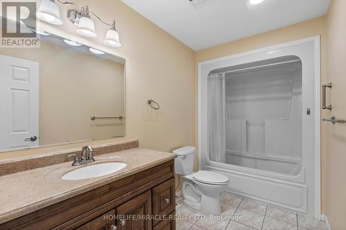 655 Alpenrose Court, Windsor, ON - Indoor Photo Showing Bathroom