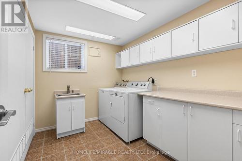 655 Alpenrose Court, Windsor, ON - Indoor Photo Showing Laundry Room