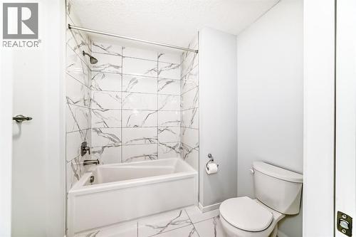 140 Carringham Road Nw, Calgary, AB - Indoor Photo Showing Bathroom