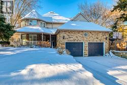 427 CAIRNCROFT ROAD  Oakville, ON L6V 4N1