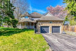 427 CAIRNCROFT ROAD Oakville, ON L6V 4N1