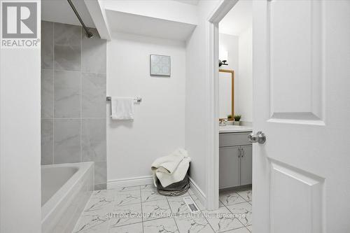 137 Chelwood Drive, Vaughan, ON - Indoor Photo Showing Bathroom
