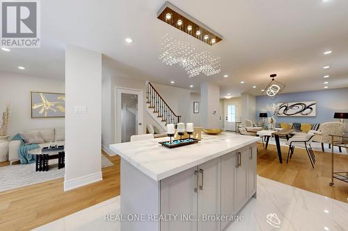 10 Squire Drive, Richmond Hill, ON - Indoor