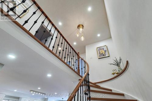 10 Squire Drive, Richmond Hill, ON - Indoor Photo Showing Other Room