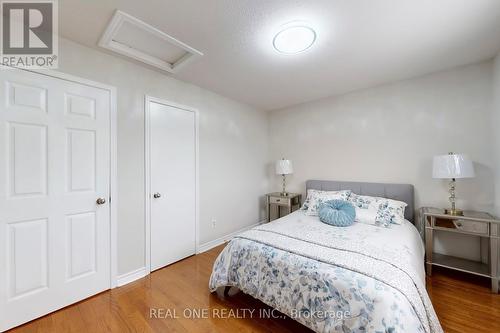 10 Squire Drive, Richmond Hill, ON - Indoor Photo Showing Bedroom