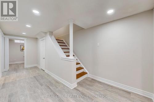 10 Squire Drive, Richmond Hill, ON - Indoor Photo Showing Other Room