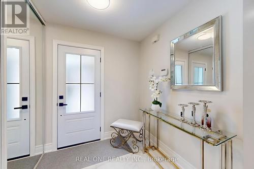 10 Squire Drive, Richmond Hill, ON - Indoor Photo Showing Other Room