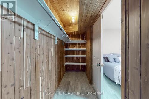 10 Squire Drive, Richmond Hill, ON - Indoor Photo Showing Other Room