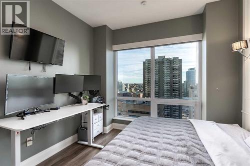 2208, 930 6 Avenue Sw, Calgary, AB - Indoor Photo Showing Bedroom