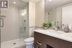 Second full bathroom - 