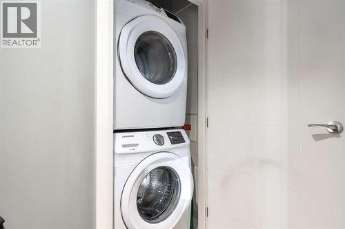 2208, 930 6 Avenue Sw, Calgary, AB - Indoor Photo Showing Laundry Room