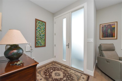 2447 Orchard Ave, Sidney, BC 