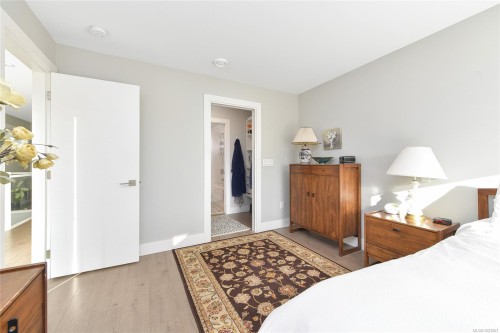 2447 Orchard Ave, Sidney, BC 