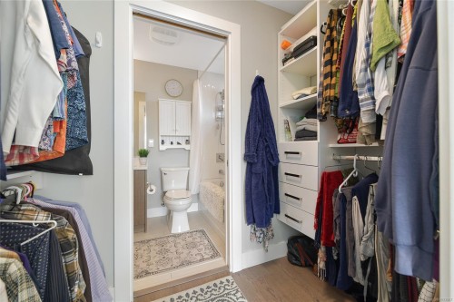 2447 Orchard Ave, Sidney, BC 