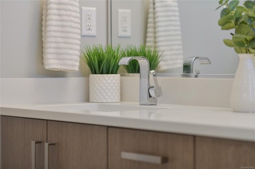 2447 Orchard Ave, Sidney, BC 