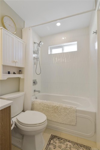 2447 Orchard Ave, Sidney, BC 