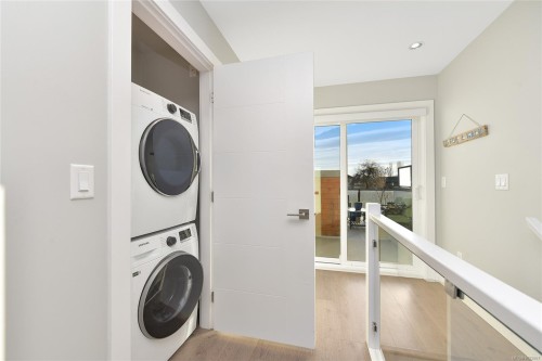 2447 Orchard Ave, Sidney, BC 