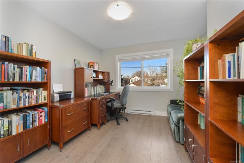 2447 Orchard Ave, Sidney, BC 