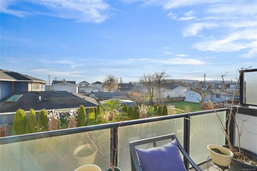 2447 Orchard Ave, Sidney, BC 