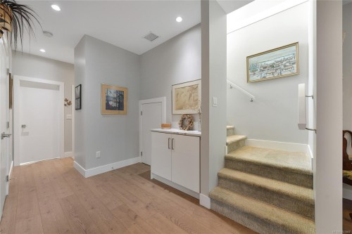 2447 Orchard Ave, Sidney, BC 