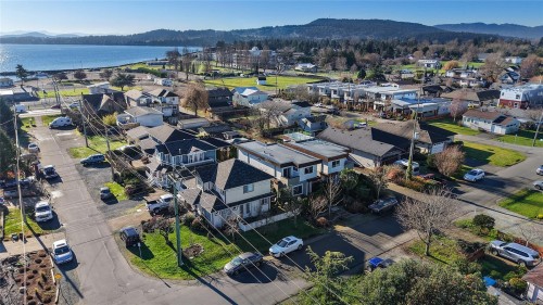 2447 Orchard Ave, Sidney, BC 