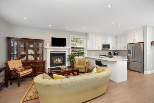 2447 Orchard Ave, Sidney, BC 