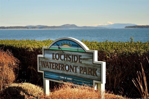 2447 Orchard Ave, Sidney, BC 