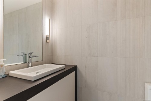 631-21 Dallas Rd, Victoria, BC - Indoor Photo Showing Bathroom