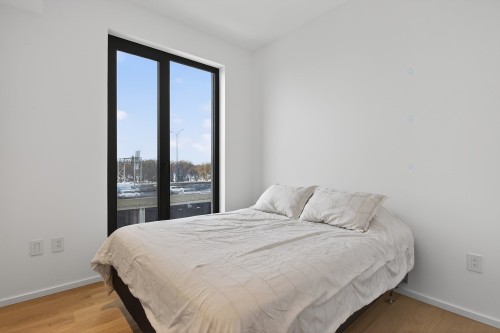 Bedroom - 425-585 Av. Glengarry, Mont-Royal, QC - Indoor Photo Showing Bedroom