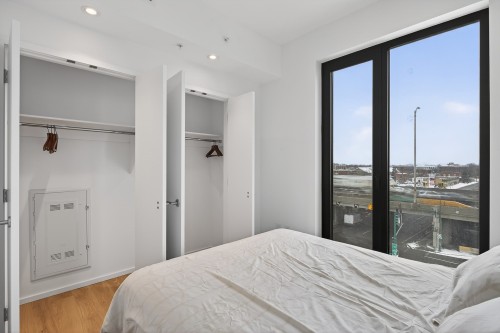 Bedroom - 425-585 Av. Glengarry, Mont-Royal, QC - Indoor Photo Showing Bedroom