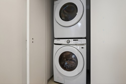Laundry - 425-585 Av. Glengarry, Mont-Royal, QC - Indoor Photo Showing Laundry Room