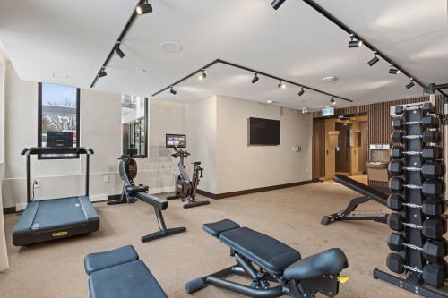 Exercise Room - 425-585 Av. Glengarry, Mont-Royal, QC - Indoor Photo Showing Gym Room