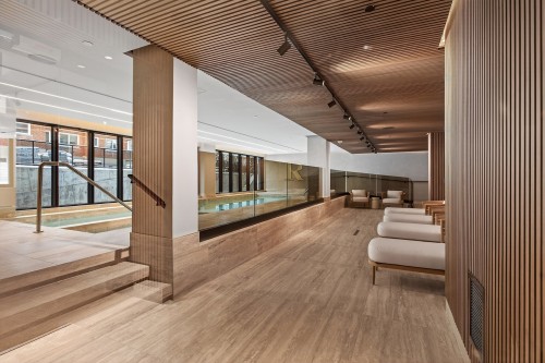 Pool - 425-585 Av. Glengarry, Mont-Royal, QC - Indoor Photo Showing Other Room