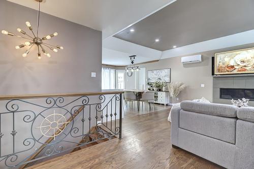 Salon - 484 Rue De La Pommeraie, Rosemère, QC - Indoor