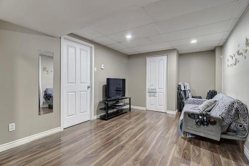 Salle familiale - 484 Rue De La Pommeraie, Rosemère, QC - Indoor Photo Showing Basement