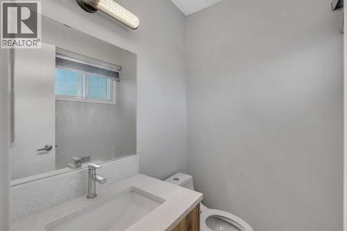 108 Whiteglen Crescent Ne, Calgary, AB - Indoor Photo Showing Bathroom