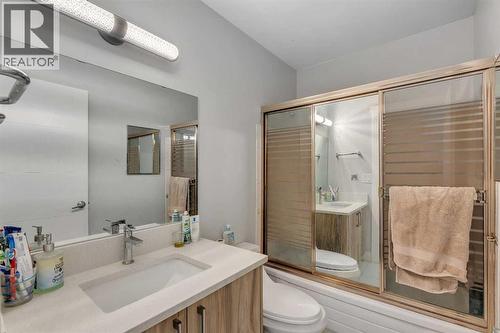 108 Whiteglen Crescent Ne, Calgary, AB - Indoor Photo Showing Bathroom