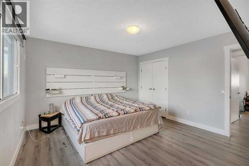 108 Whiteglen Crescent Ne, Calgary, AB - Indoor Photo Showing Bedroom